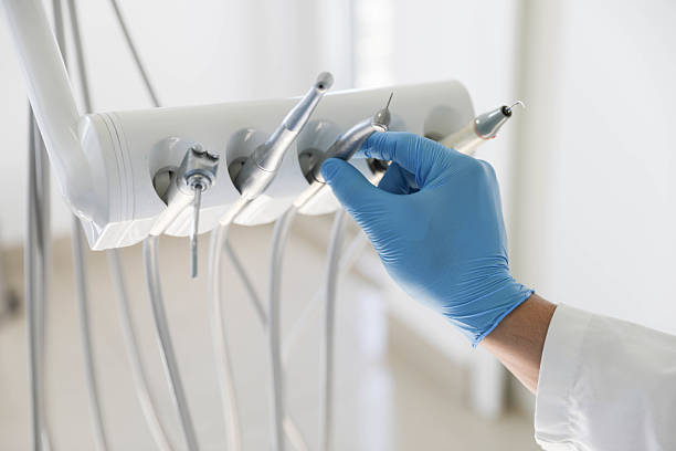 Professional Emergency Dentist technician working in Broadview Heights, OH